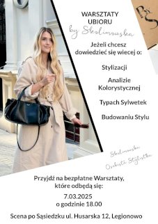 Powiększ obraz: fot. facebook Scena po sąsiedzku https://www.facebook.com/photo/?fbid=1073982794531670&set=a.513615497235072. Na zdjęciu kobieta w długim płaszczu, w prawej ręce trzyma torebkę, w drugiej okulary, z tyłu za kobietą fragment budynku