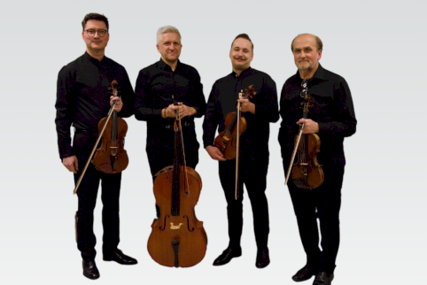 Powiększ obraz: Fot. prima vista string quartet. Na zdjęciu zespół muzyczny Prima Vista String Qartet