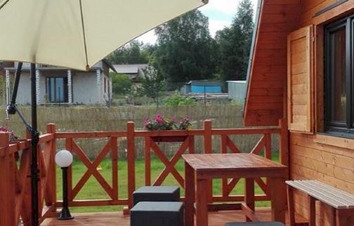 www.booking.com/hotel/pl/domki-nad-narwia-dzierzenin.pl.html