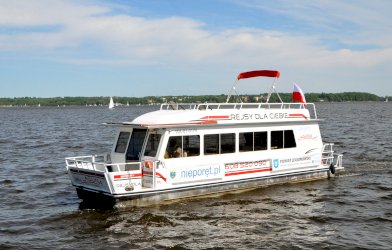 Rejsy wycieczkowe po jeziorze
